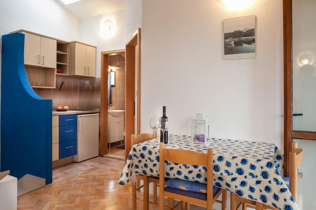 Kornelija 2 Apartman Podgora Szoba fotó