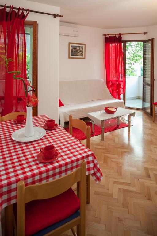 Kornelija 2 Apartman Podgora Szoba fotó
