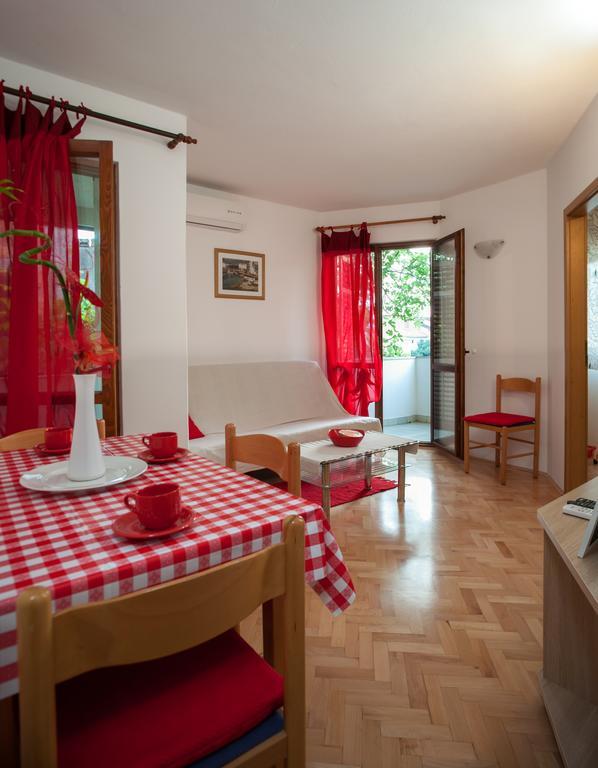 Kornelija 2 Apartman Podgora Szoba fotó