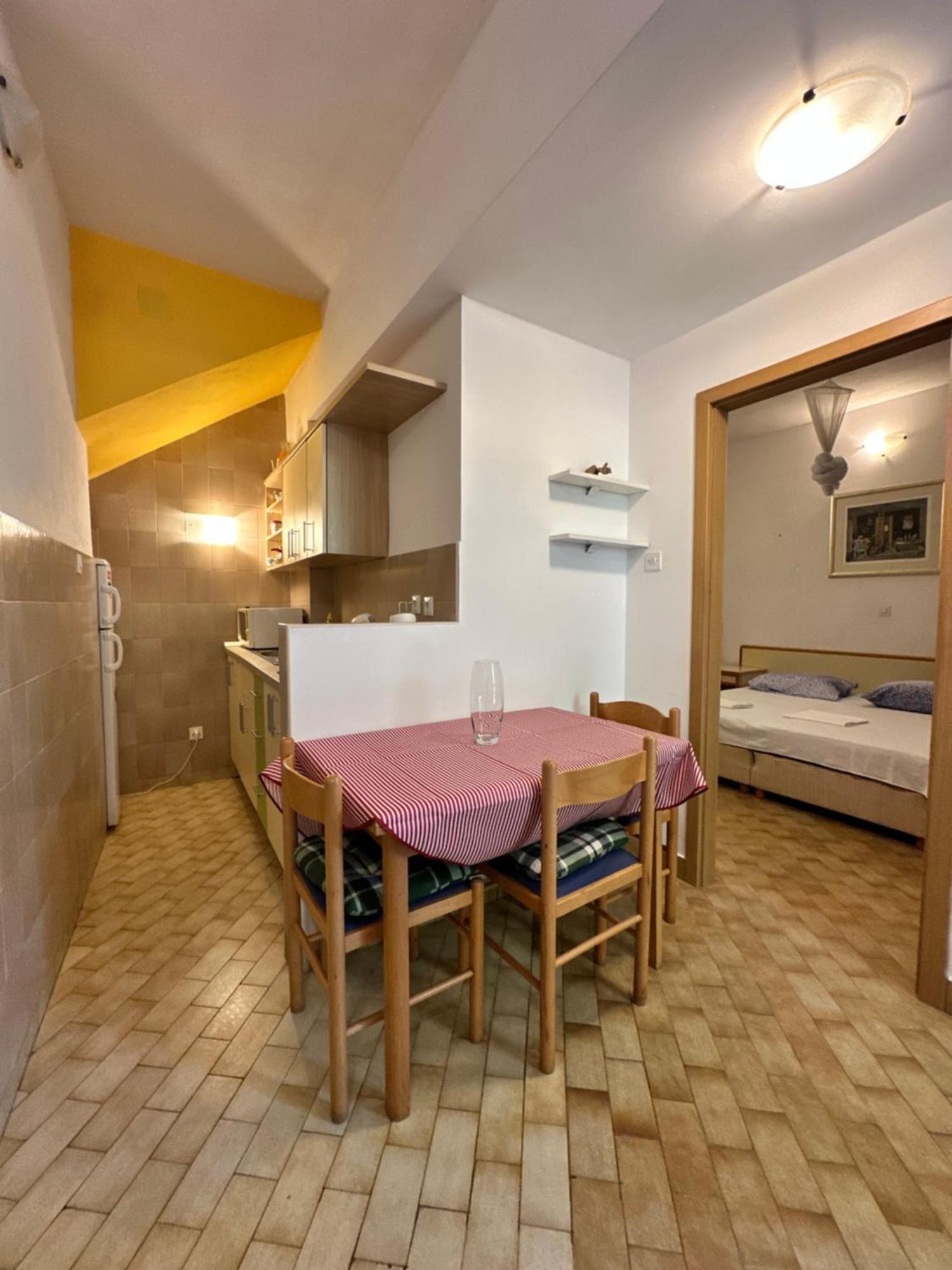 Kornelija 2 Apartman Podgora Kültér fotó