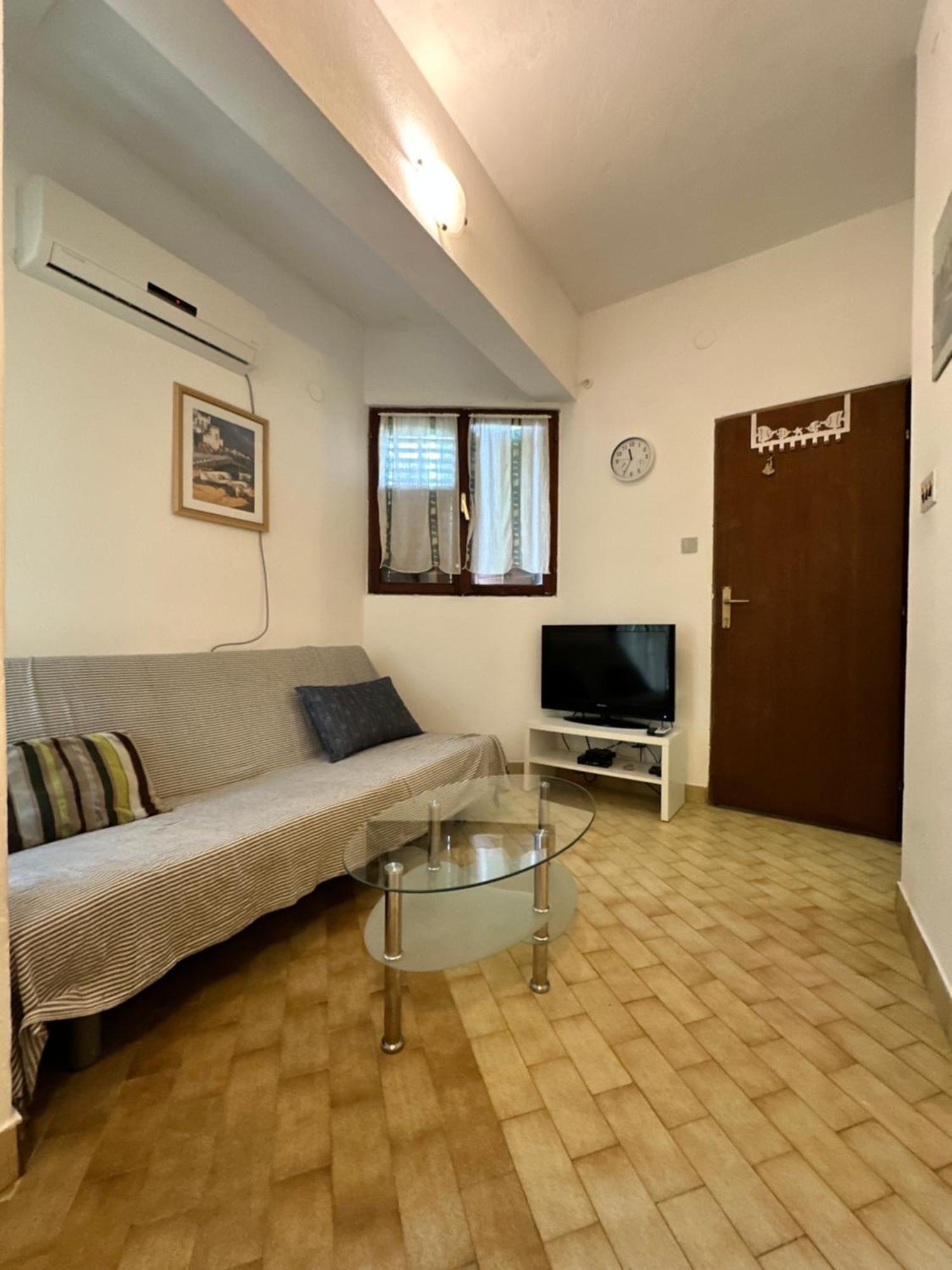 Kornelija 2 Apartman Podgora Kültér fotó